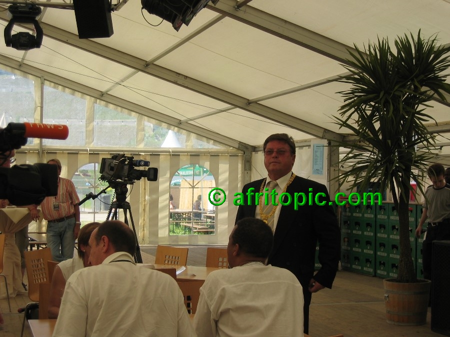 ../Images/AfricaFestival-27-28May05 005.jpg